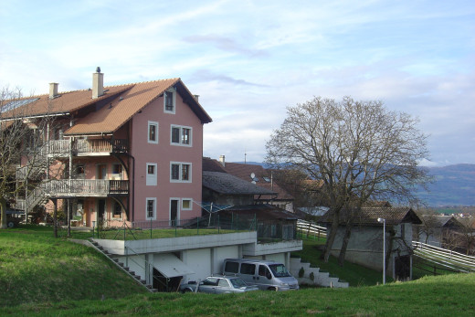 außenansicht mit rasen