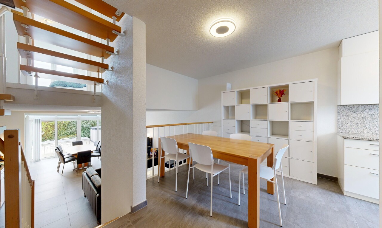 salle à manger avec lumière naturelle, natural light, inside property, cloison sèche, et drywall