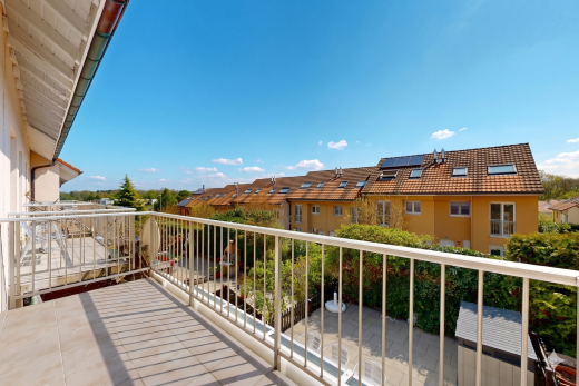 balcon avec day time, from property, residential view, vue résidentielle, et balcon