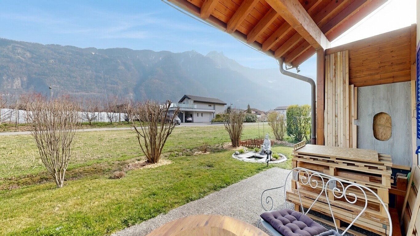 garten mit from property, mountain view, blick auf die berge, terrasse, und day time