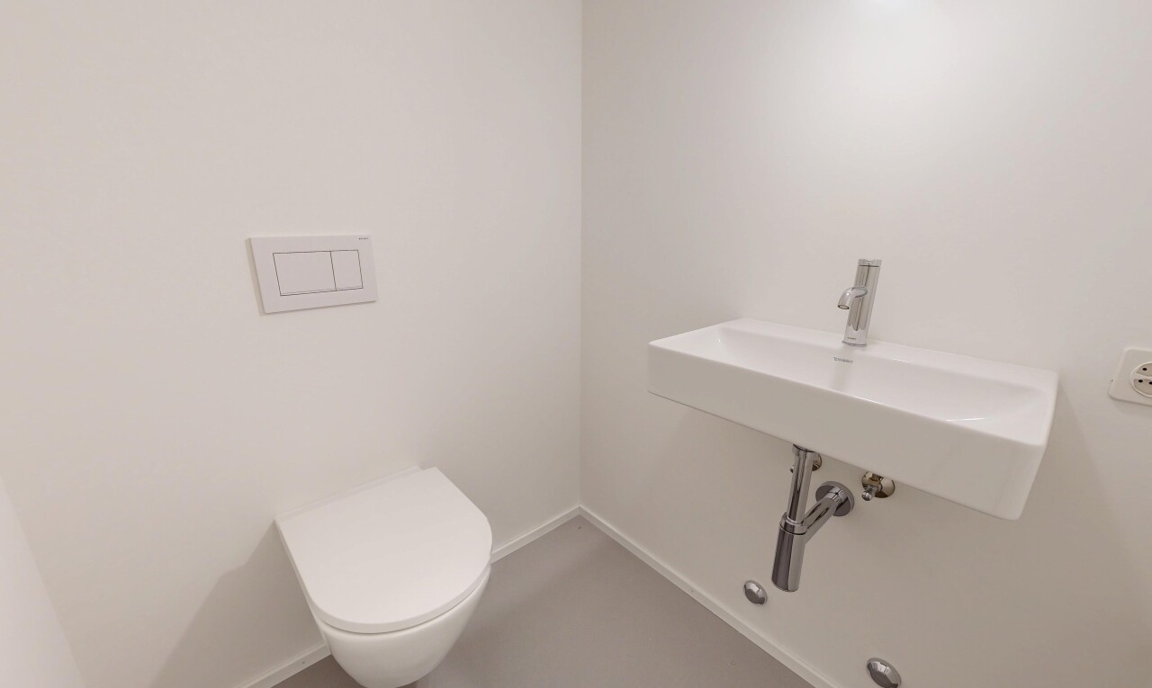 bad mit gipskartonwand, drywall, inside property, sockelleisten, und baseboards wall