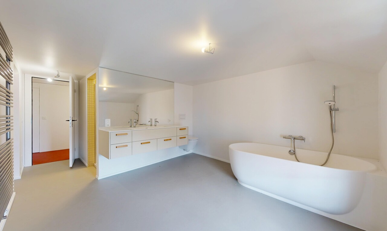 bad mit doppelwaschtisch, finished concrete floor, bad, betonboden, und concrete floor