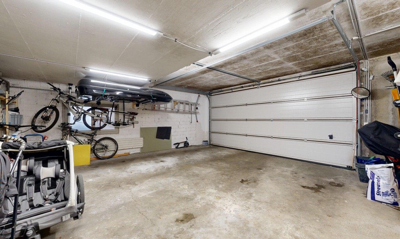 parking avec inside property