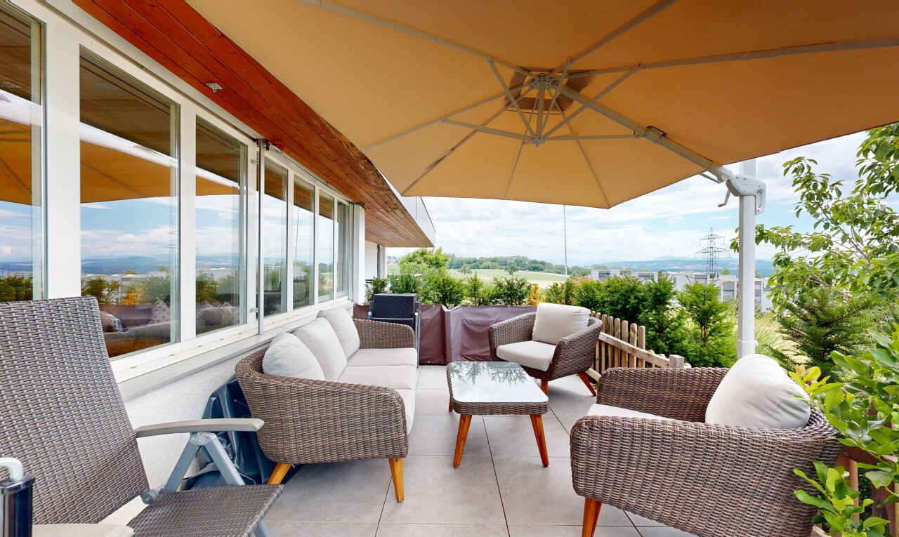 terrace featuring an outdoor hangout area