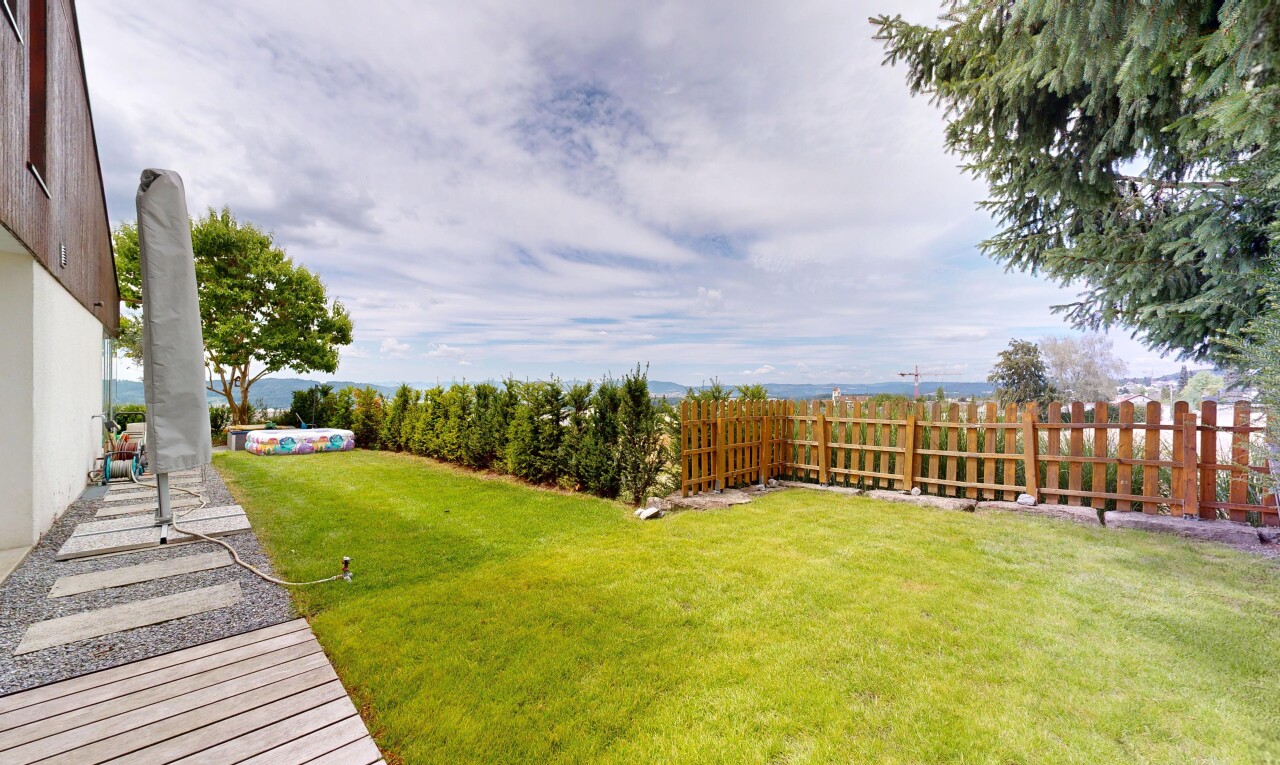 view of garden