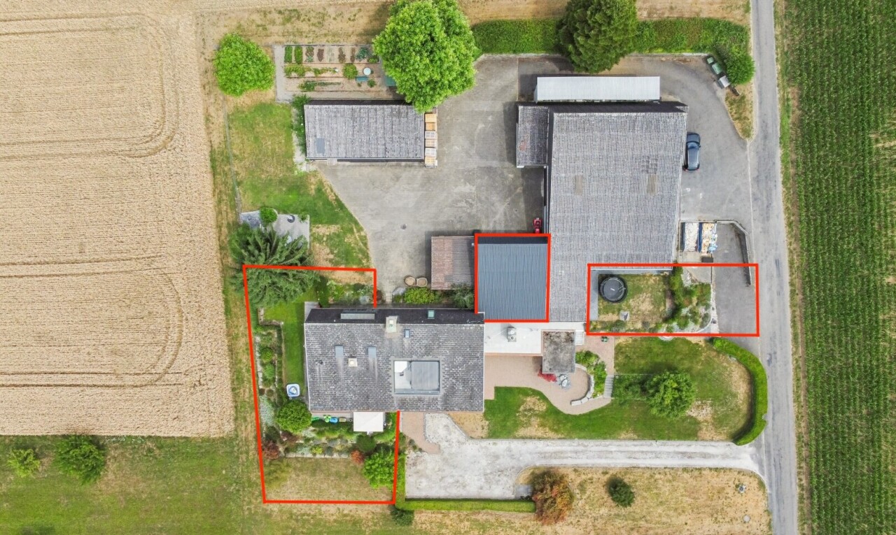 aerial view of property's location with property boundaries highlighted