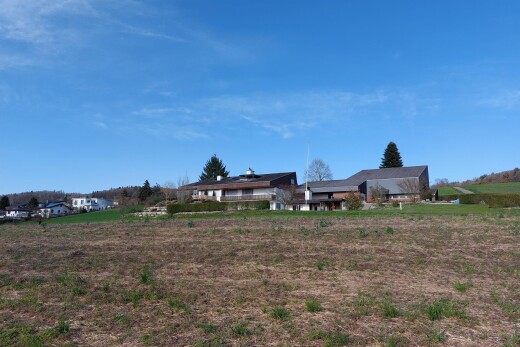 außenansicht mit leeres grundstück, day time, rural view, und ländliche aussicht