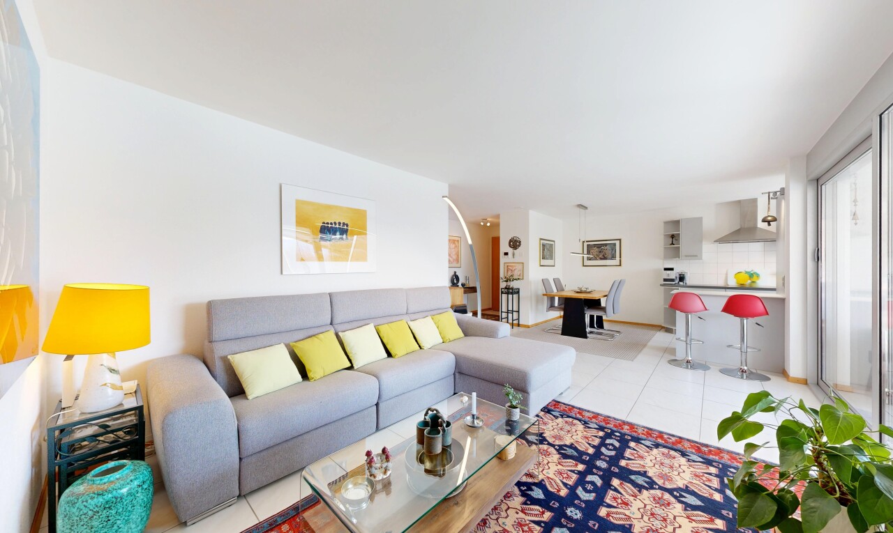 wohnzimmer mit fliesenboden, tile floor, inside property, gipskartonwand, und drywall