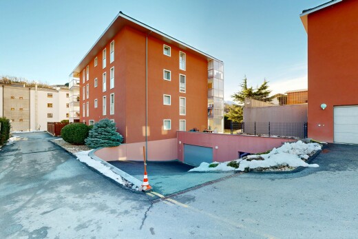 view of apartment building / complex
