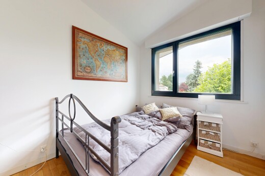 chambre avec lumière naturelle, natural light, plafond voûté, vaulted ceiling, et cloison sèche