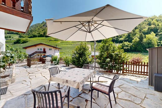 terrasse mit essbereich im freien, terrasse, from property, zaun, und day time