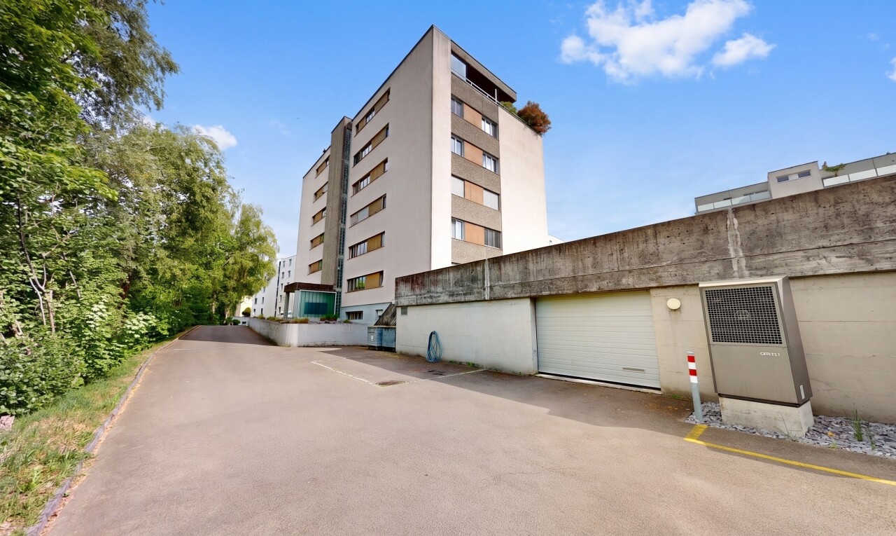 view of apartment building / complex