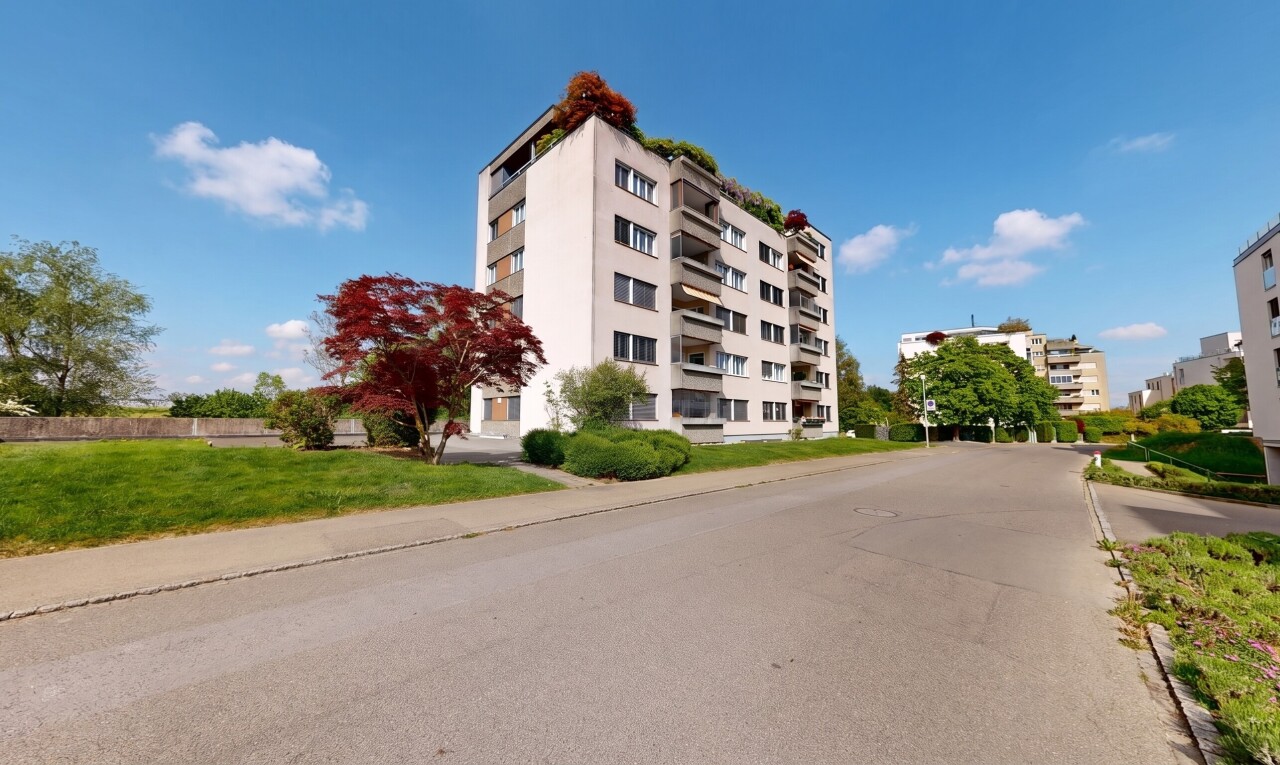 view of apartment building / complex