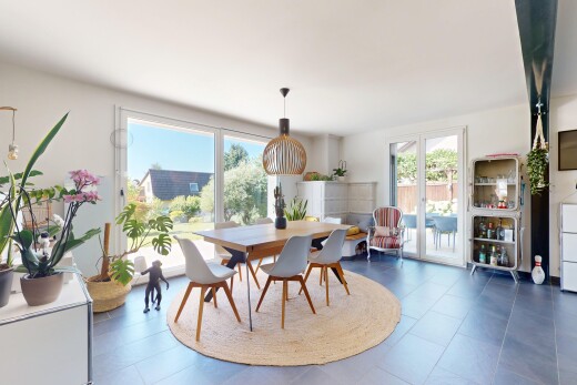 esszimmer mit inside property, natürliches licht, natural light, gipskartonwand, und drywall