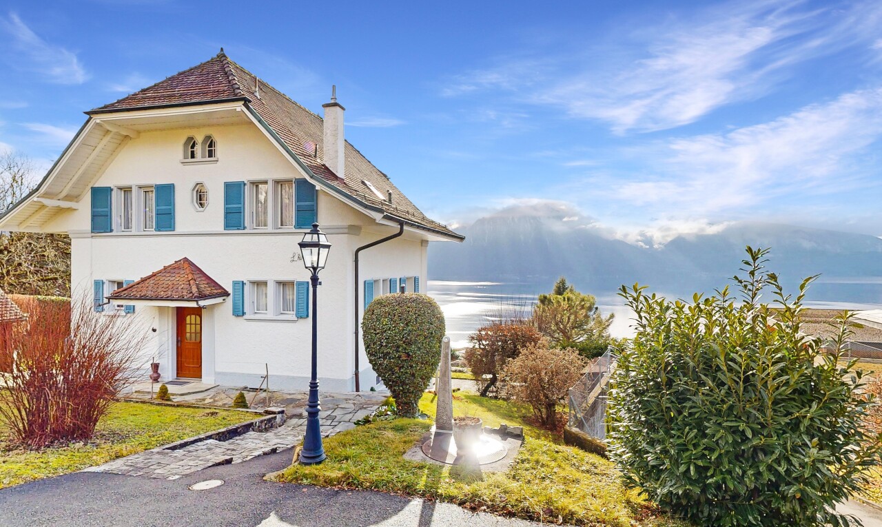 Superbe villa avec piscine et panorama unique sur le lac et les Alpes