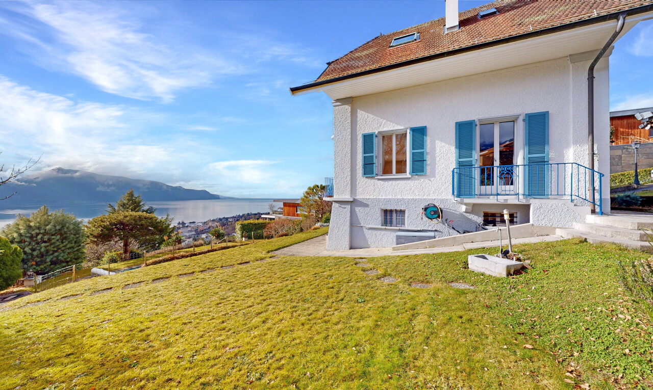 façade avec pelouse, day time, bardage en stuc, from property, et cheminée