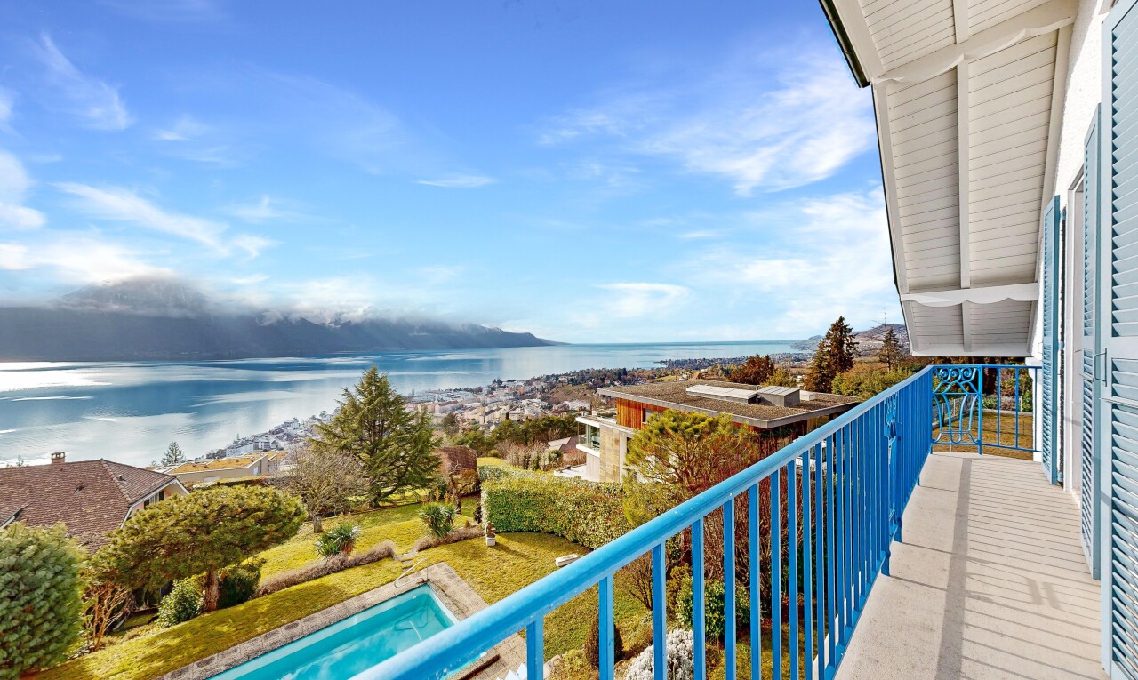 balcon avec from property, balcon, et day time