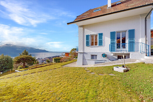 façade avec pelouse, day time, bardage en stuc, from property, et cheminée