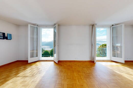 pièce vide avec drywall, cloison sèche, baseboards wall, plinthes murales, et day time