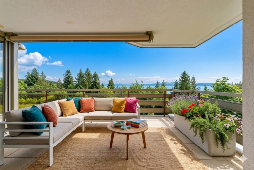 terrasse avec from property, day time, et espace de vie extérieur