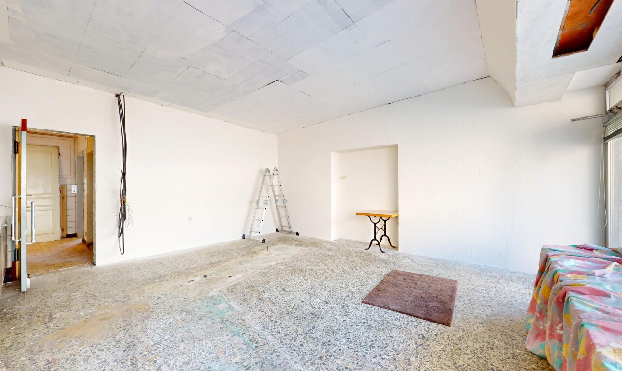 pièce vide avec inside property, drywall, et cloison sèche