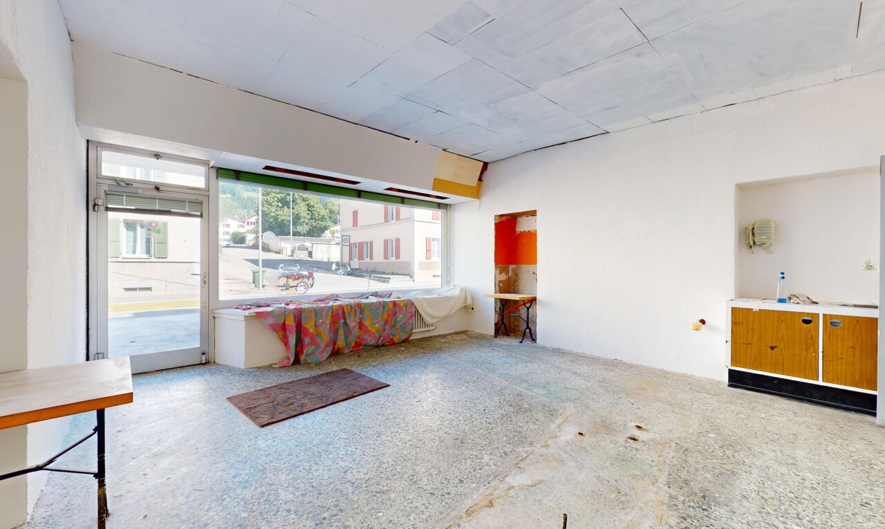 salon avec natural light, lumière naturelle, inside property, drywall, et cloison sèche