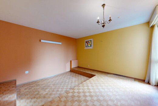 leerer raum mit inside property, parquet floor, gipskartonwand, drywall, und holzfußboden