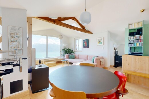 wohn- / esszimmer mit beamed ceiling, balkendecke, natural light, natürliches licht, und vaulted ceiling