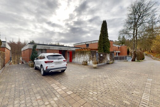 außenansicht mit overcast, zaun, und parkplatz