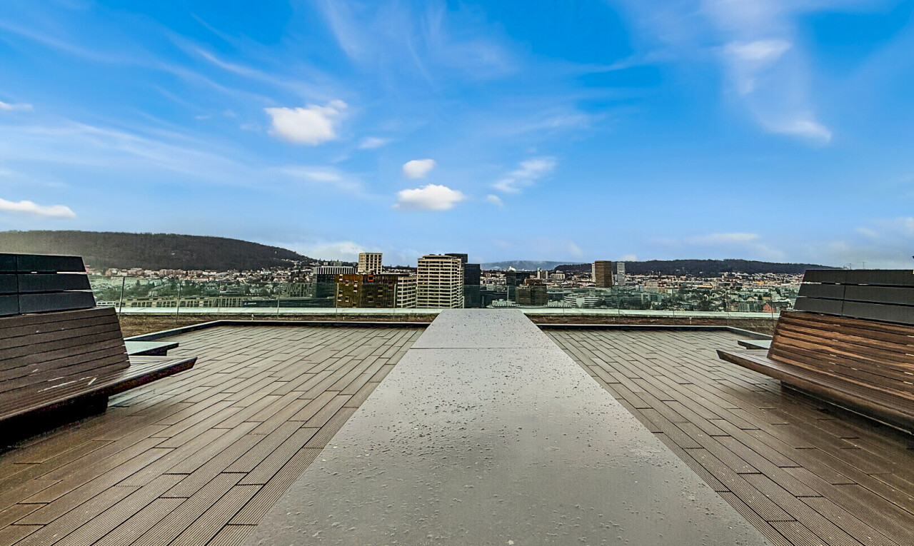 terrasse mit terrasse, city view, stadtblick, day time, und mountain view