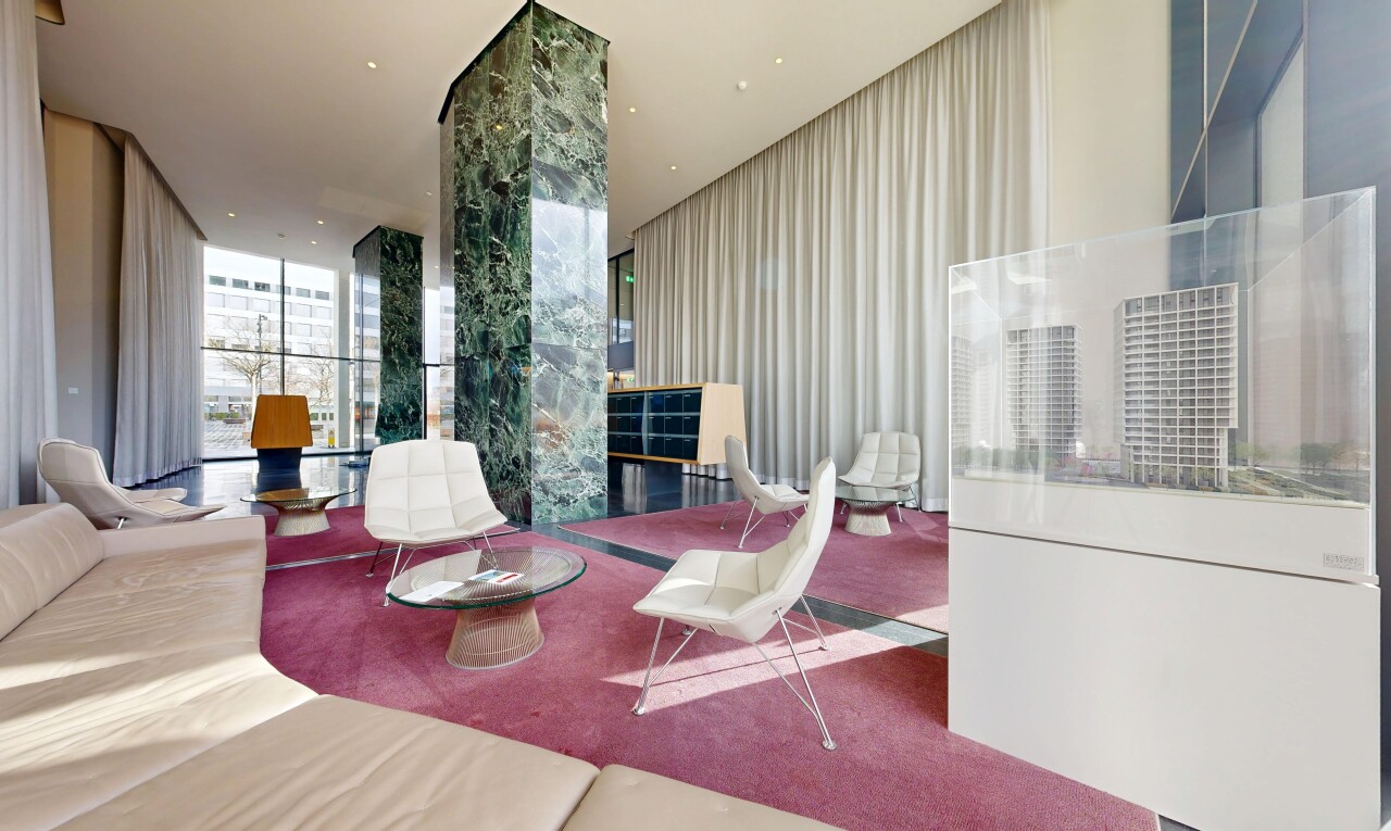 wohnzimmer mit abgesenktes wohnzimmer, inside community, floor ceiling windows, bodendeckenfenster, und natural light
