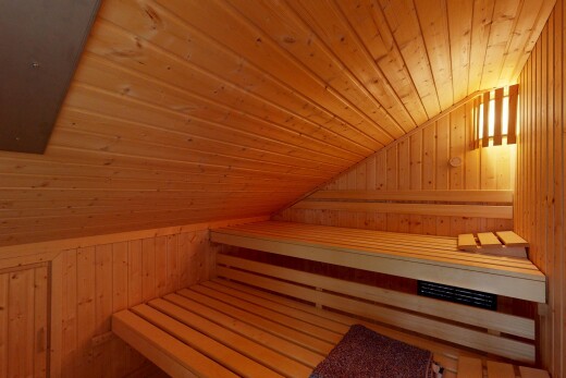 détails avec wood ceiling, plafond en bois, wood wall, mur en bois, et interior