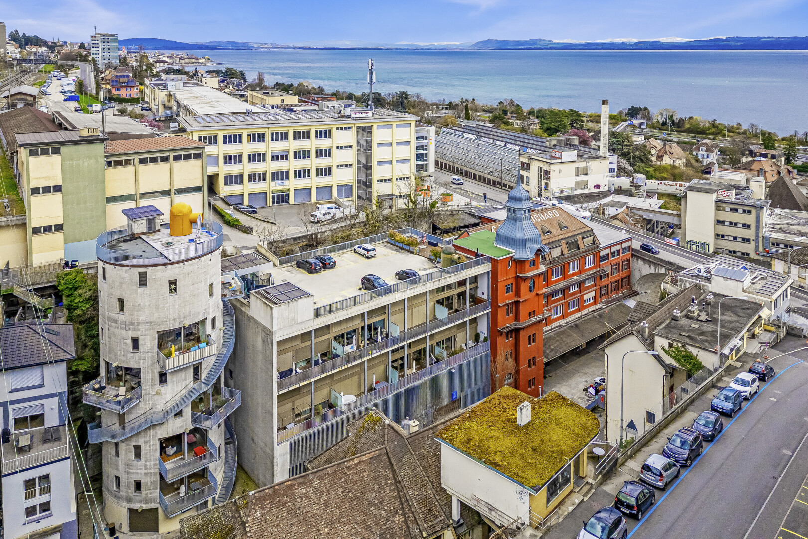 extérieur du bâtiment avec day time, vue sur la ville, city view, aerial view, et ocean view