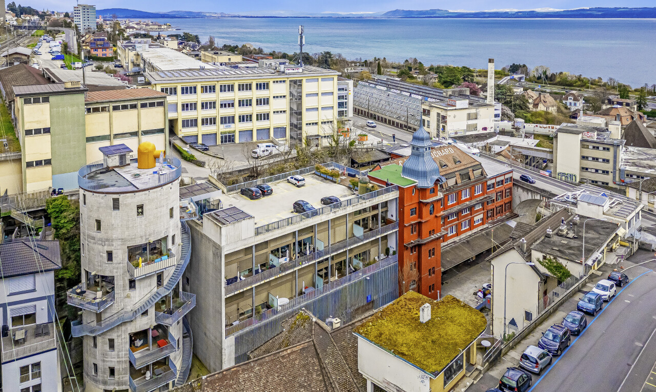 extérieur du bâtiment avec day time, vue sur la ville, city view, aerial view, et ocean view
