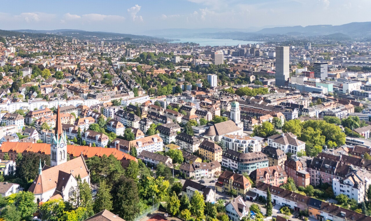 außenansicht mit stadtblick, city view, day time, und aerial view