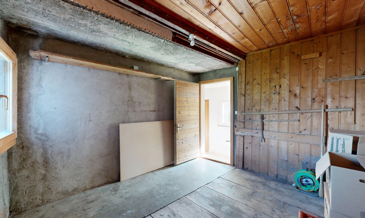 spare room featuring wooden ceiling