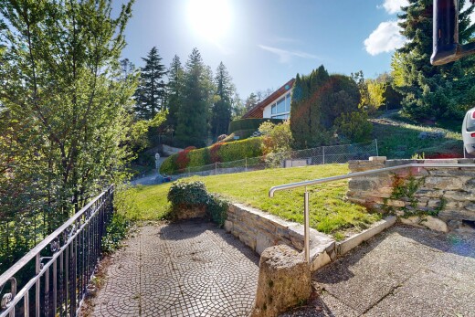 jardin avec day time, clôture, pelouse, et from property