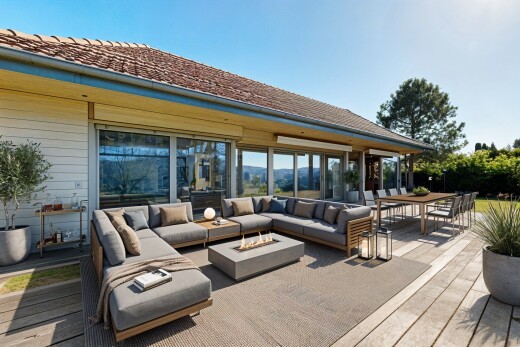 terrasse avec terrasse, day time, coin repas extérieur, et from property