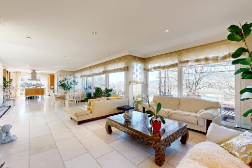salon / salle à manger avec inside property, lumière naturelle, natural light, moulures, et crown molding