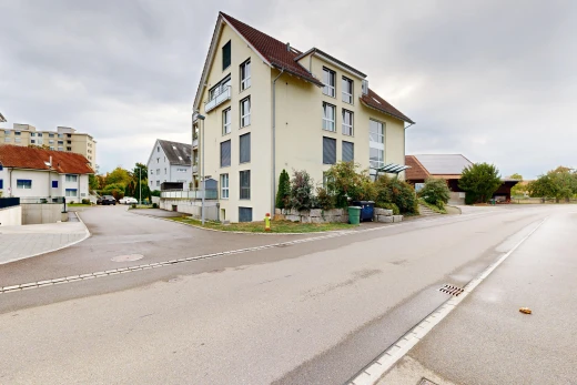 view of apartment building / complex