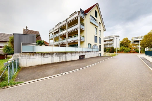 view of apartment building / complex