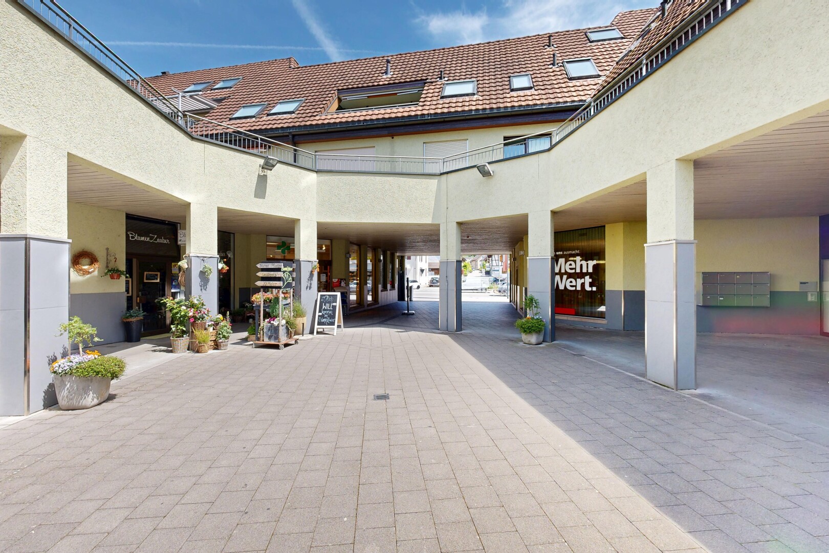 außenansicht mit day time und from community