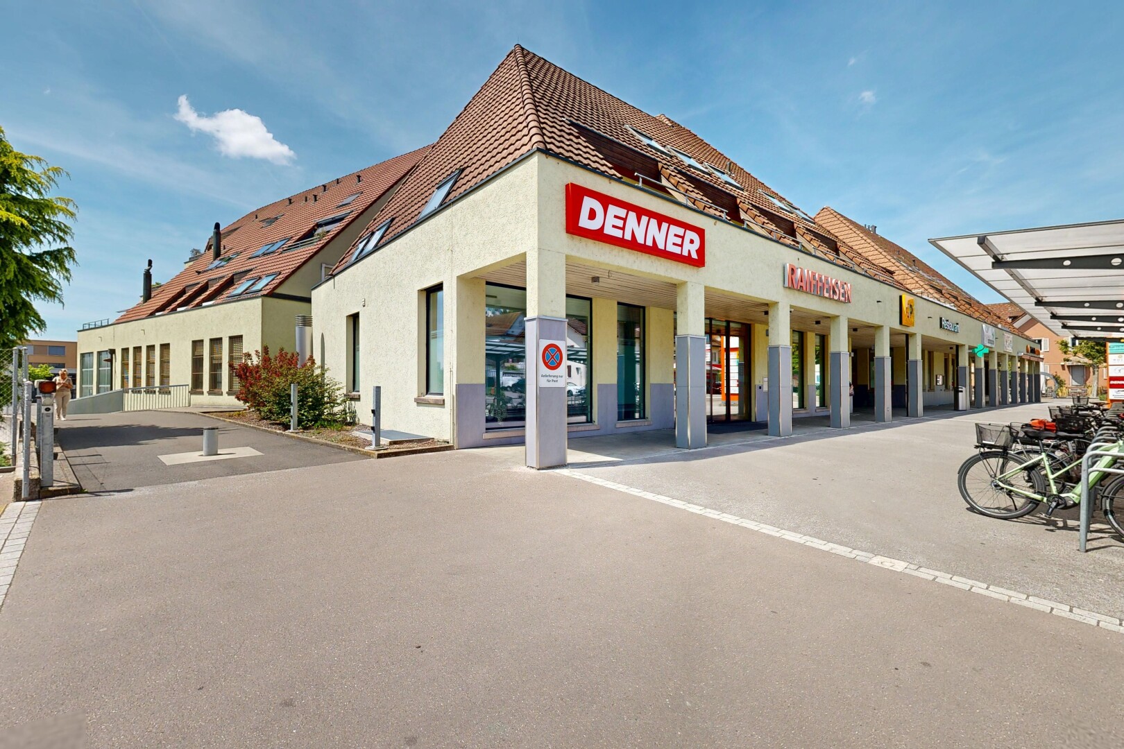 außenansicht mit commercial view, gewerblicher blick, day time, und from community