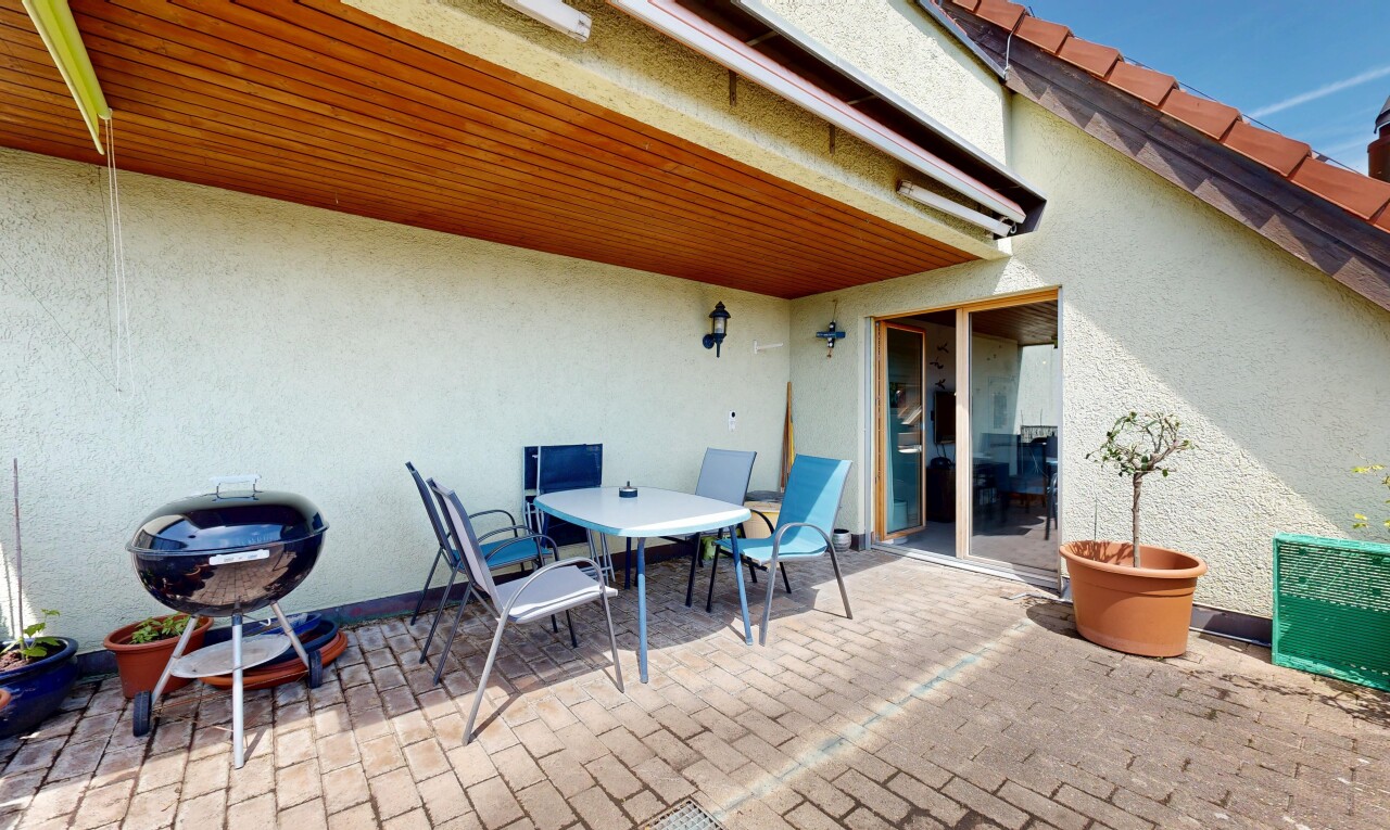 terrasse mit terrasse, from property, essbereich im freien, und day time