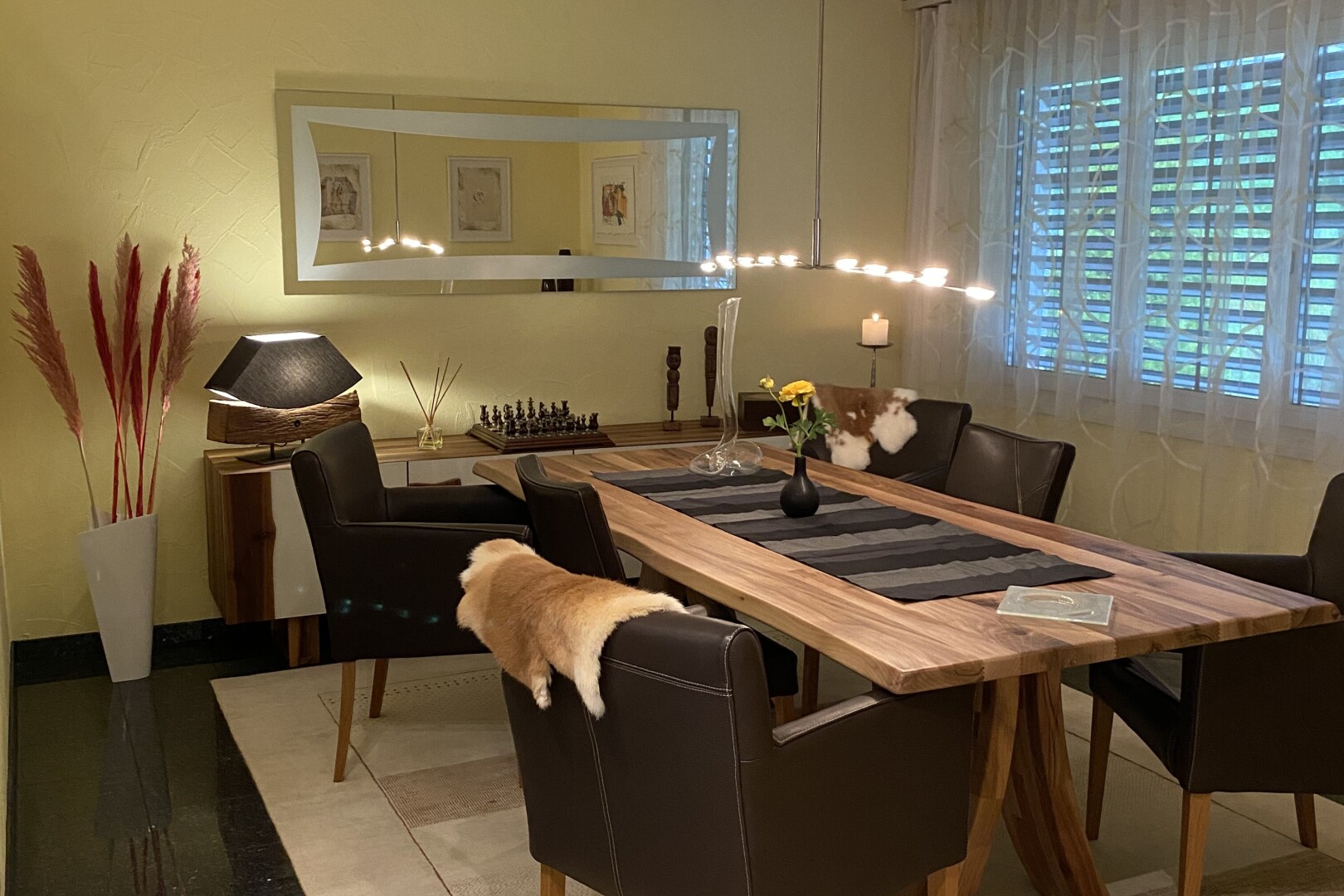salle à manger avec inside property, lumière naturelle, natural light, cloison sèche, et drywall