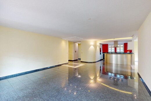 pièce vide avec drywall, cloison sèche, natural light, lumière naturelle, et inside community