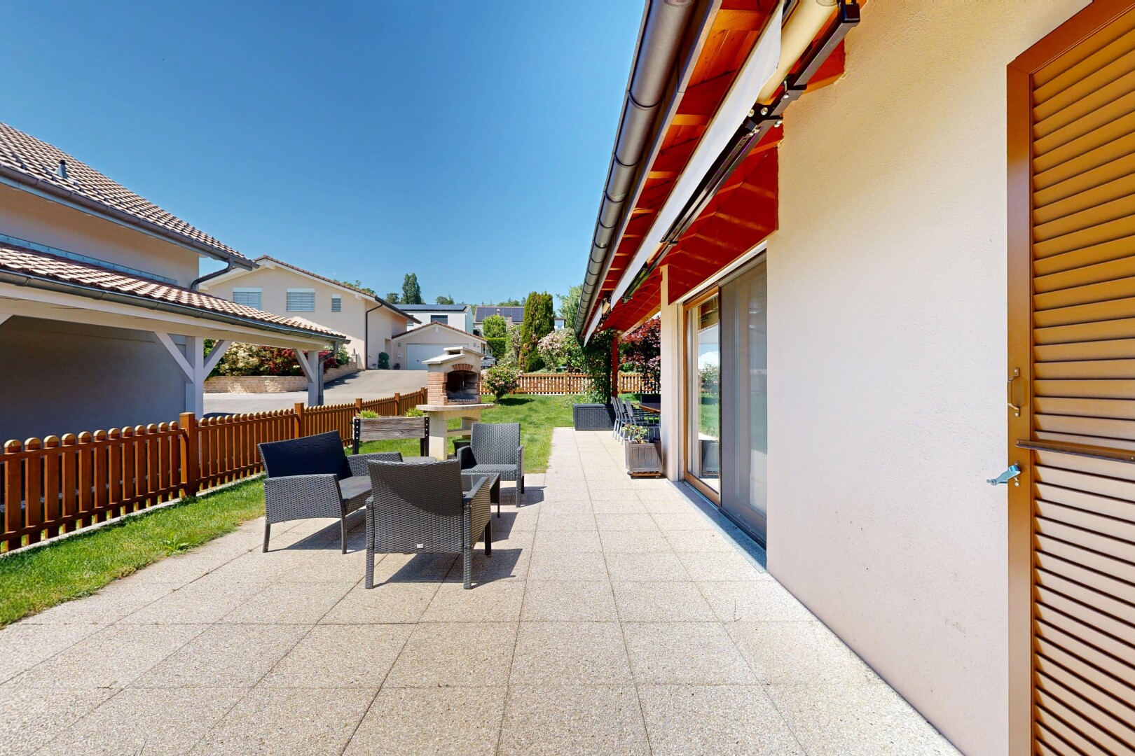 terrasse avec clôture, day time, terrasse, et from property