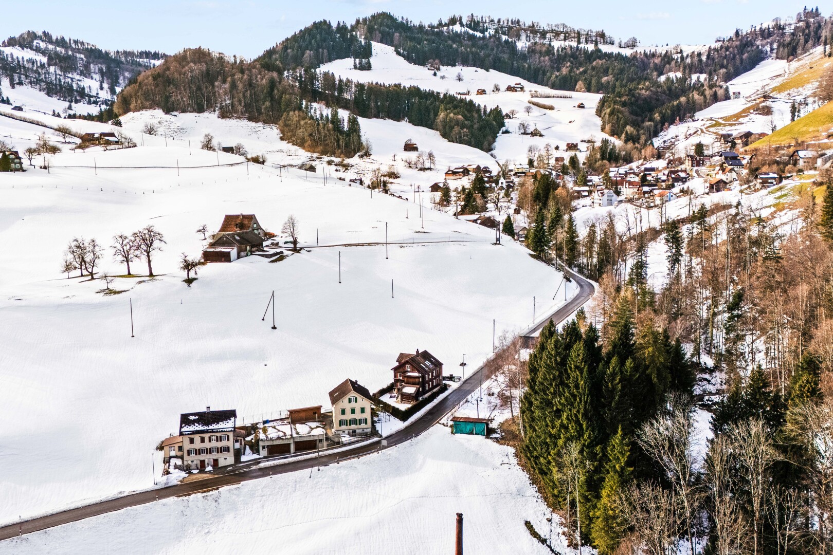 vue sur la montagne avec snow et day time