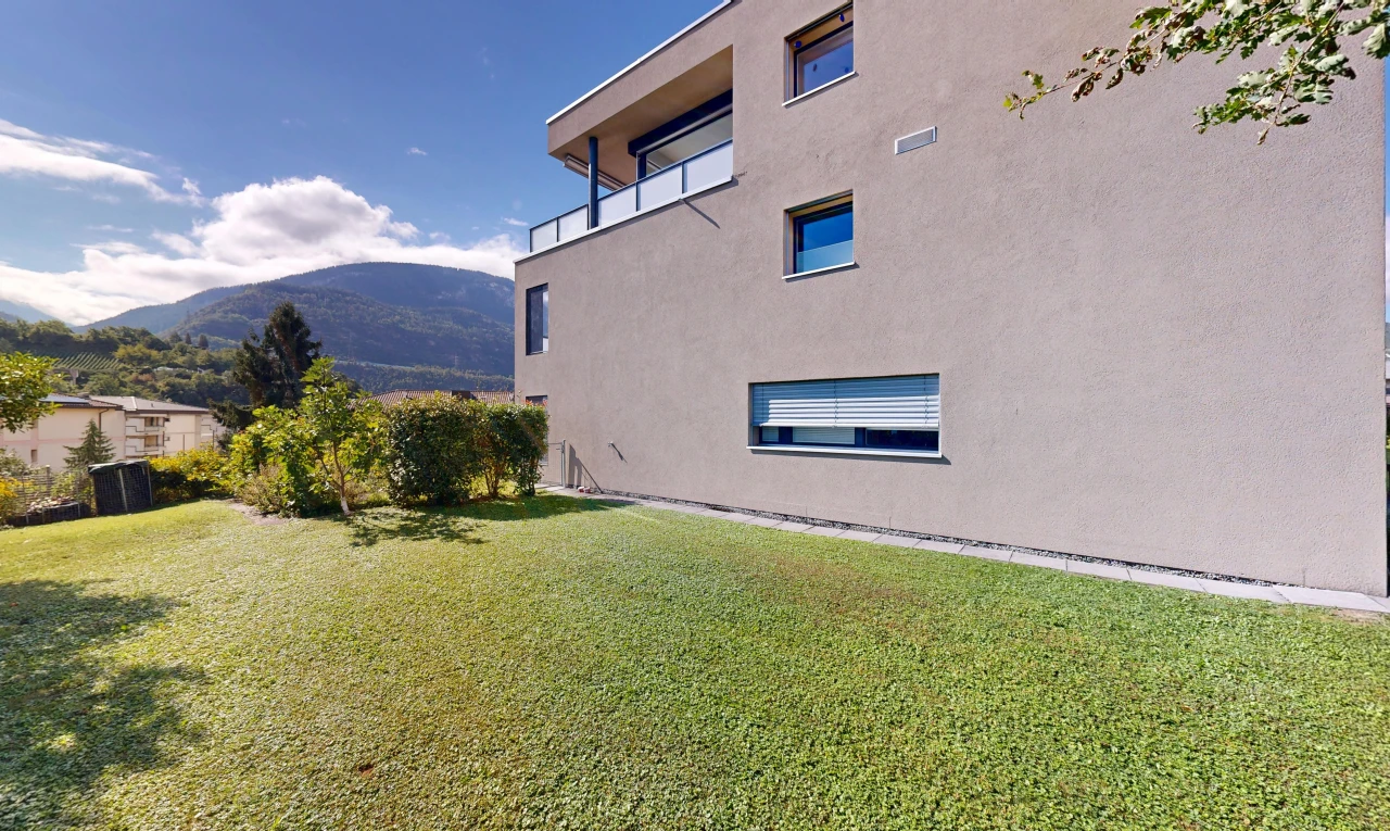 extérieur du bâtiment avec vue sur la montagne, mountain view, et day time