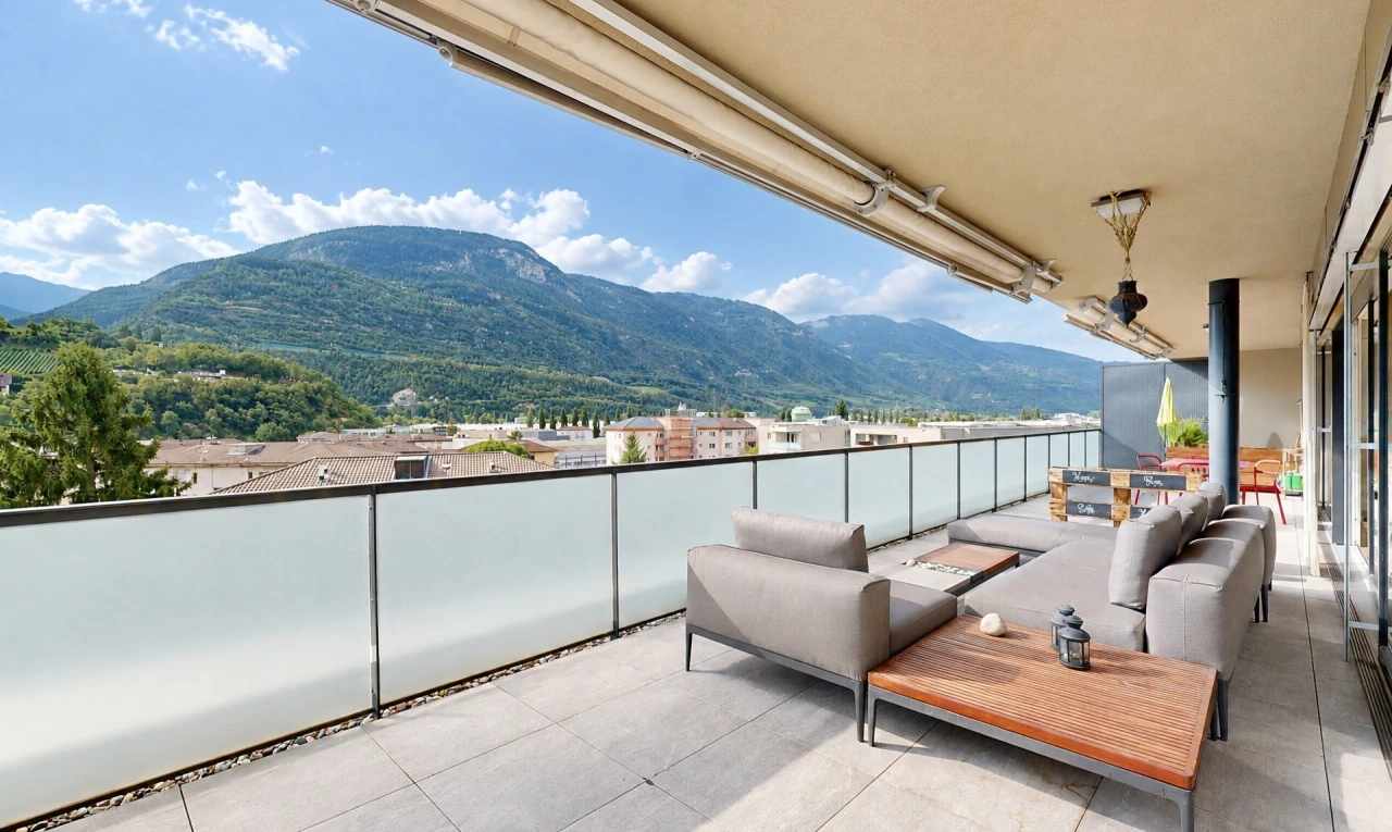 terrasse avec mountain view, vue sur la montagne, espace de vie extérieur, view focus, et terrasse